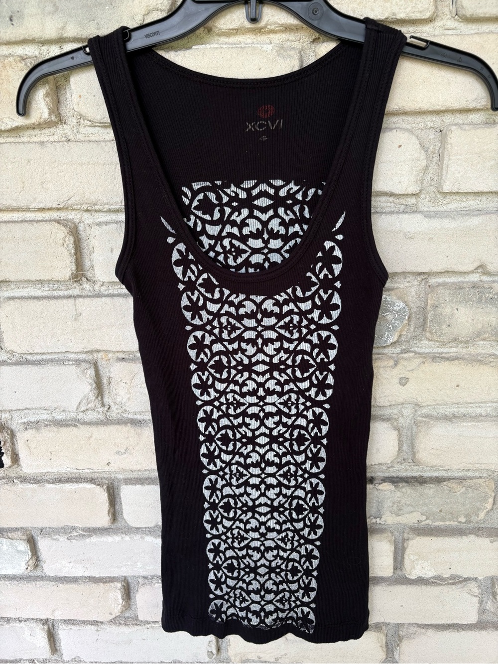 XCVI Women’s Black Scoop Neck Tank with Silver Pattern